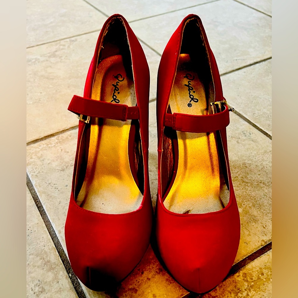 Barely worn, Red, High heel shoes